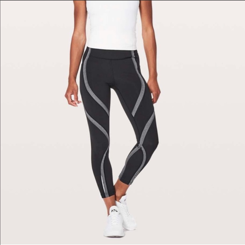 Lululemon wild twist size 8